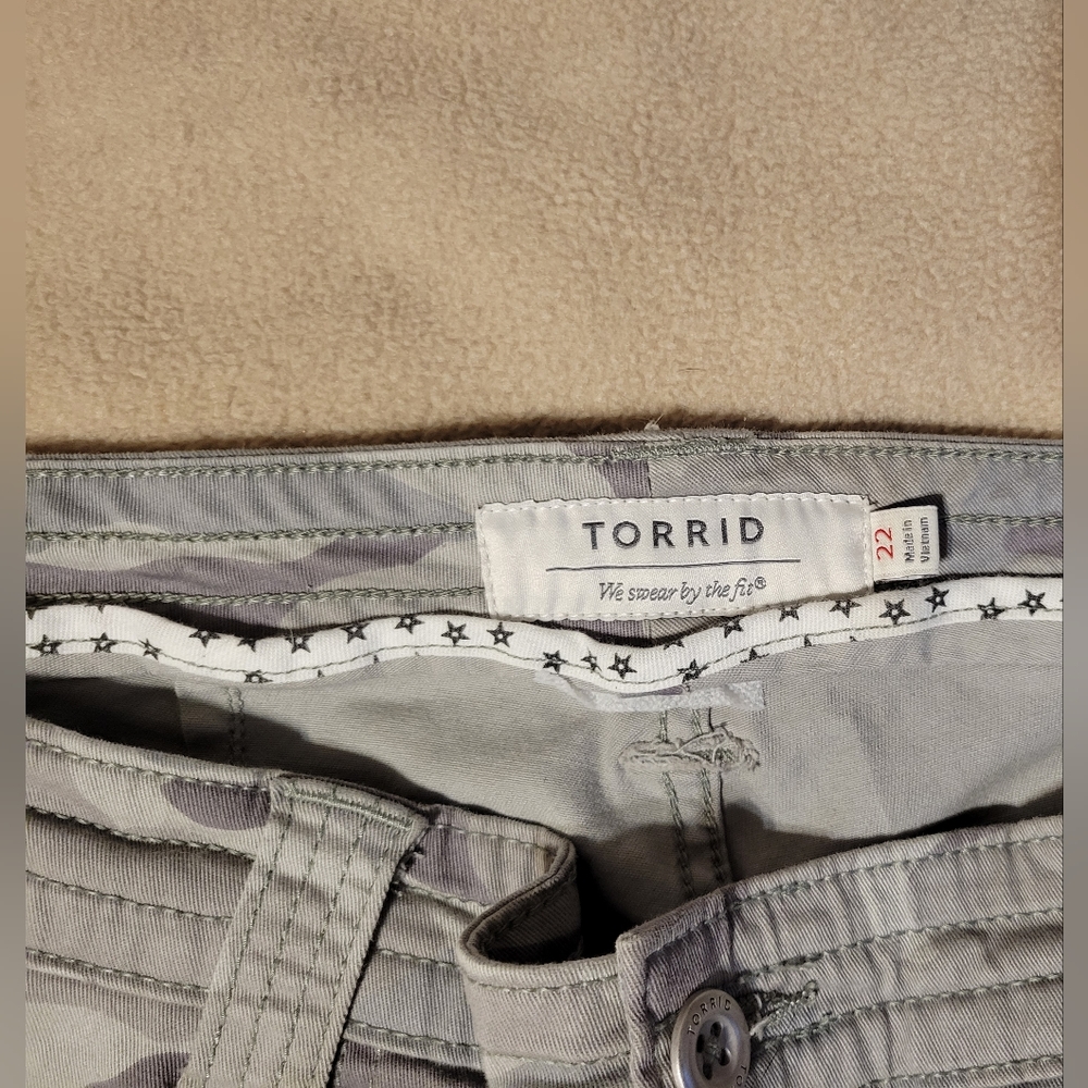 Camo Torrid, size 22